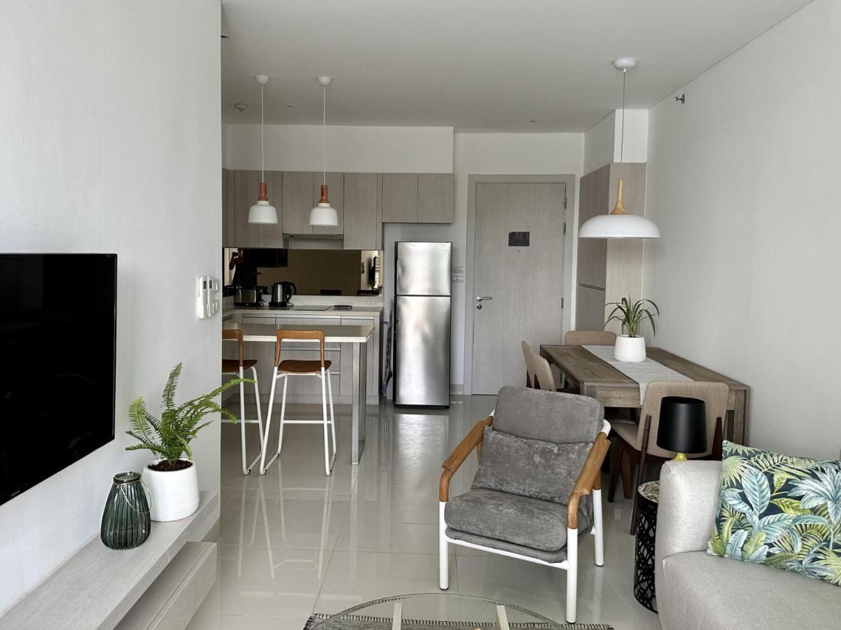 2 Bedroom At Cassia Laguna Apartment