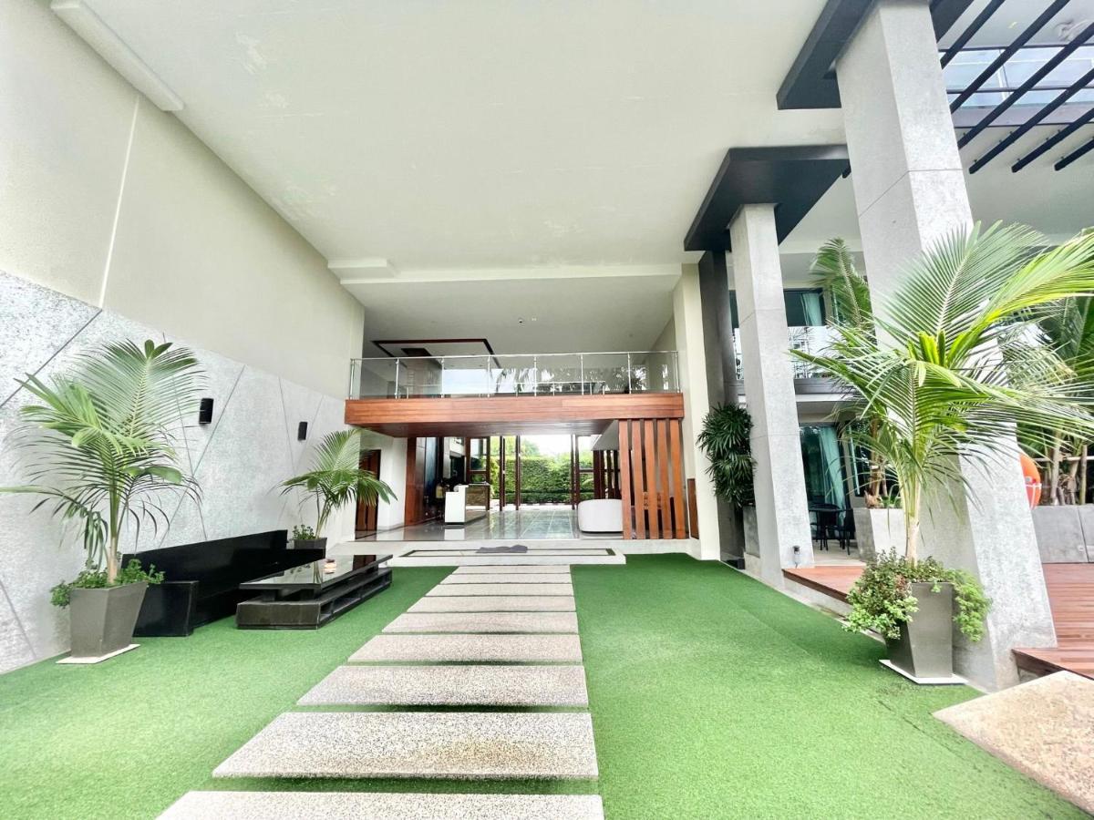 Apartment 1 Bedroom Near - At The Tree *