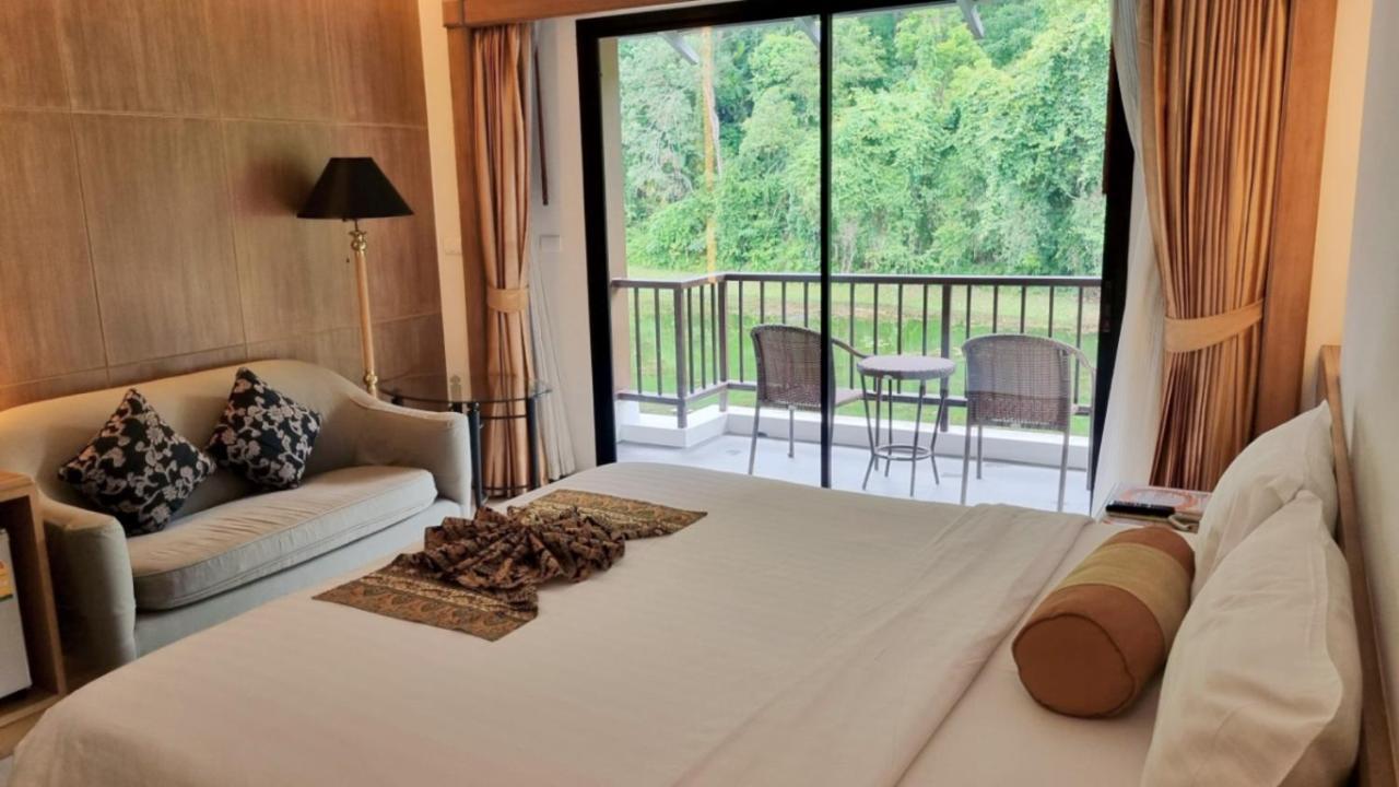 Hotel Tinidee Golf Phuket - Sha Extra