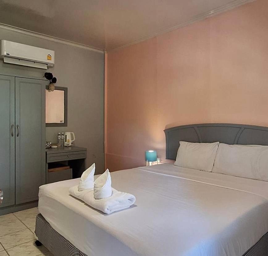 Phuket Golden Sand - Sha Extra Plus Inn