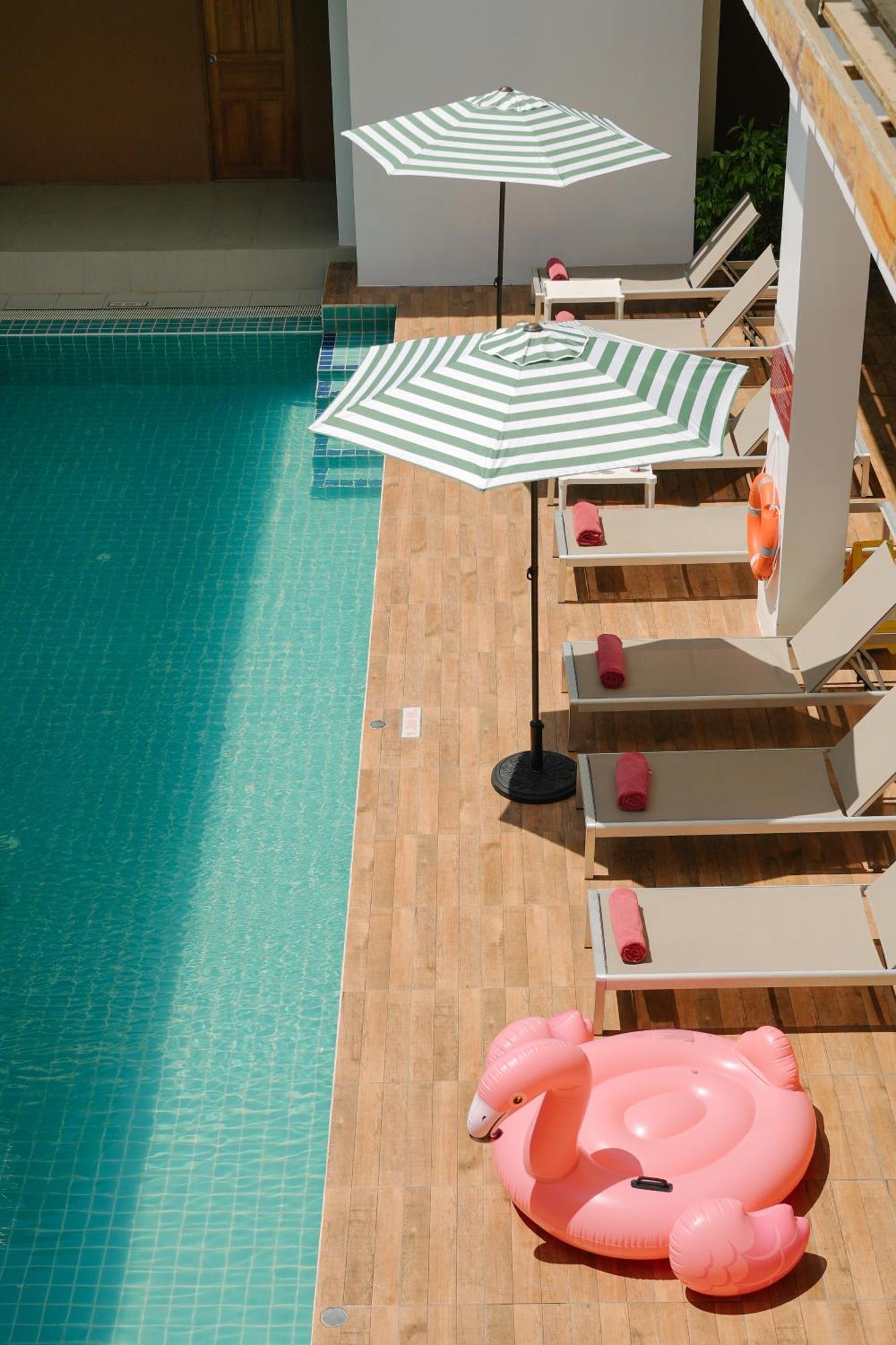 Nonnee Phuket Hostel Strand Kata