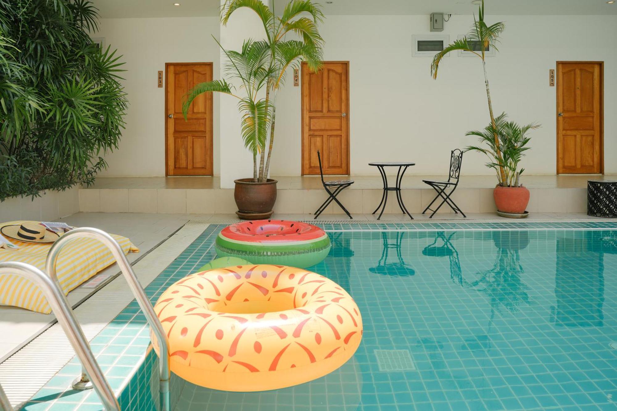 Nonnee Phuket Hostel