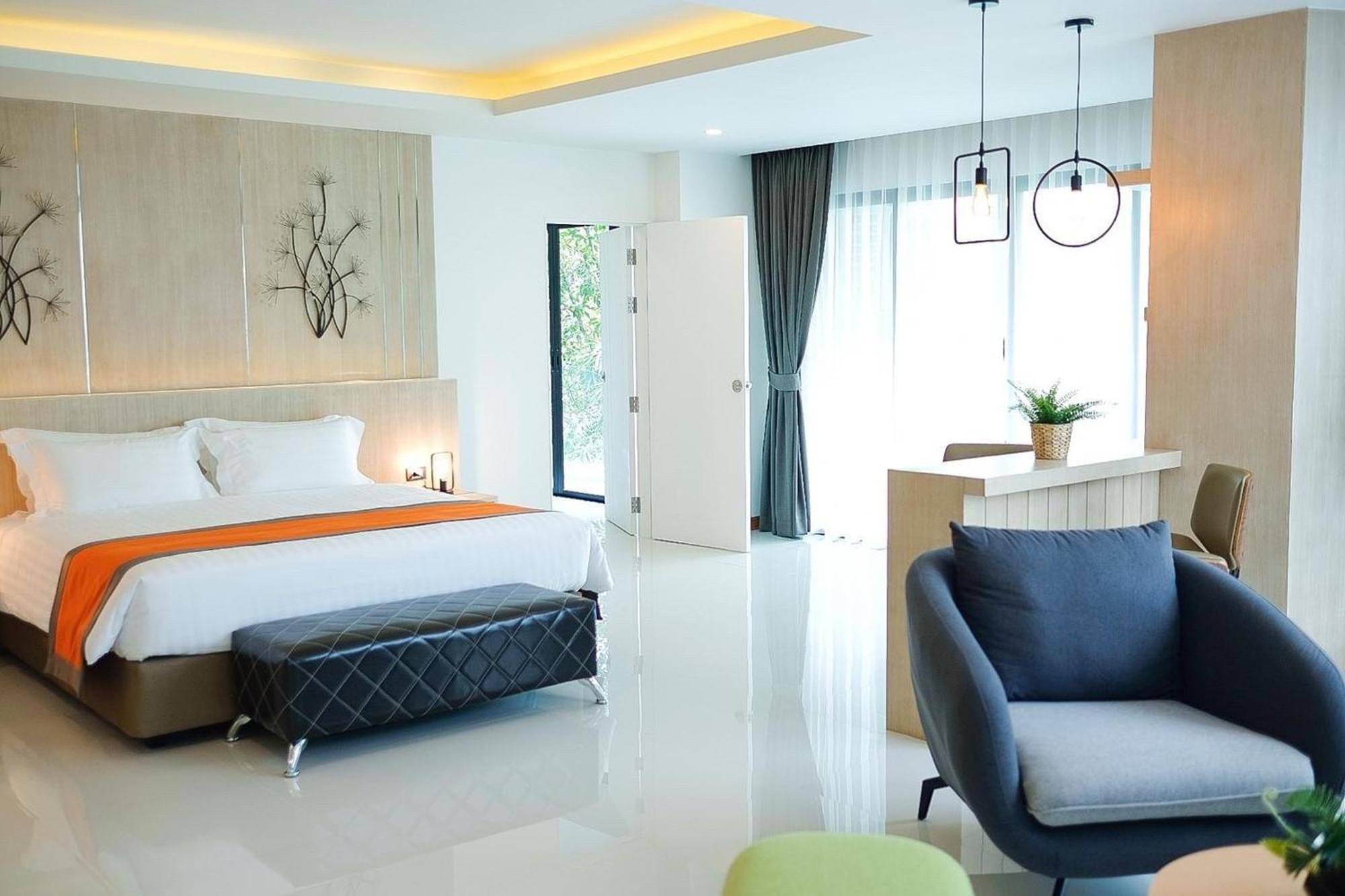 Hotel The Par Phuket Sha 4*