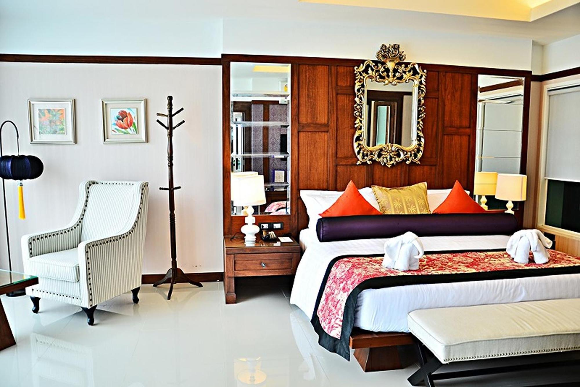 The Par Phuket Sha Hotel 4*