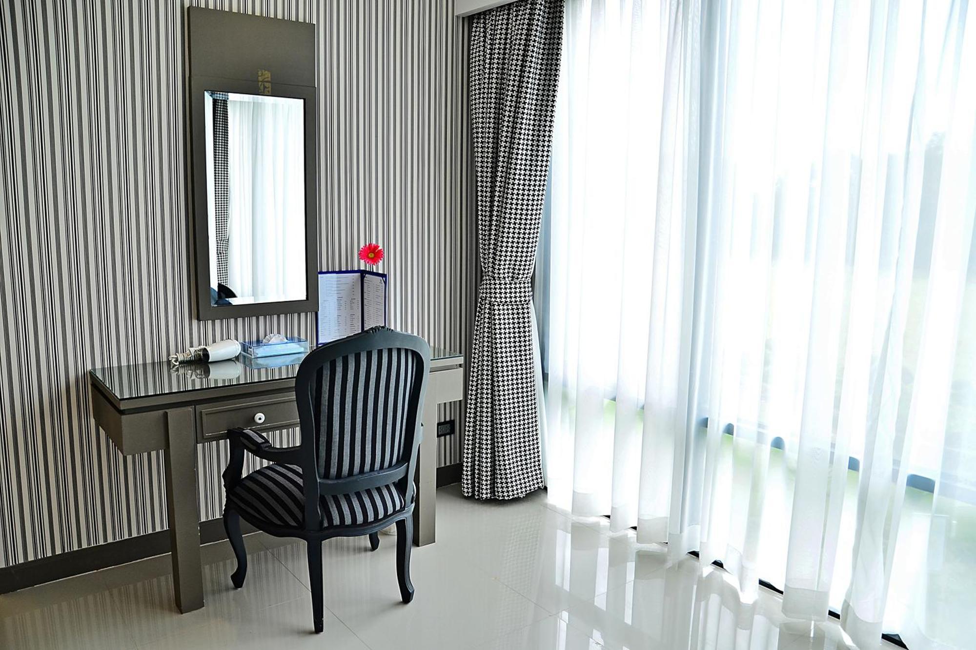 The Par Phuket Sha Hotel