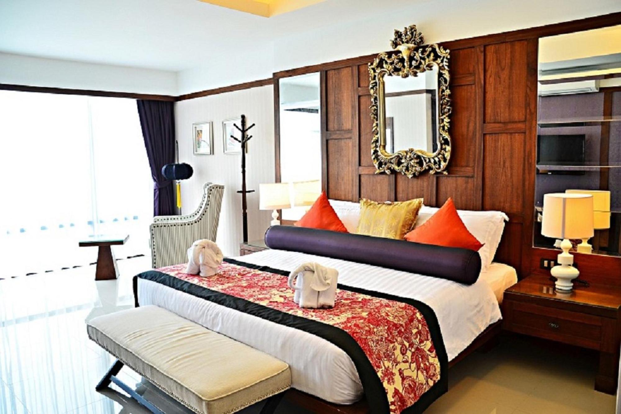 Hotel The Par Phuket Sha 4*