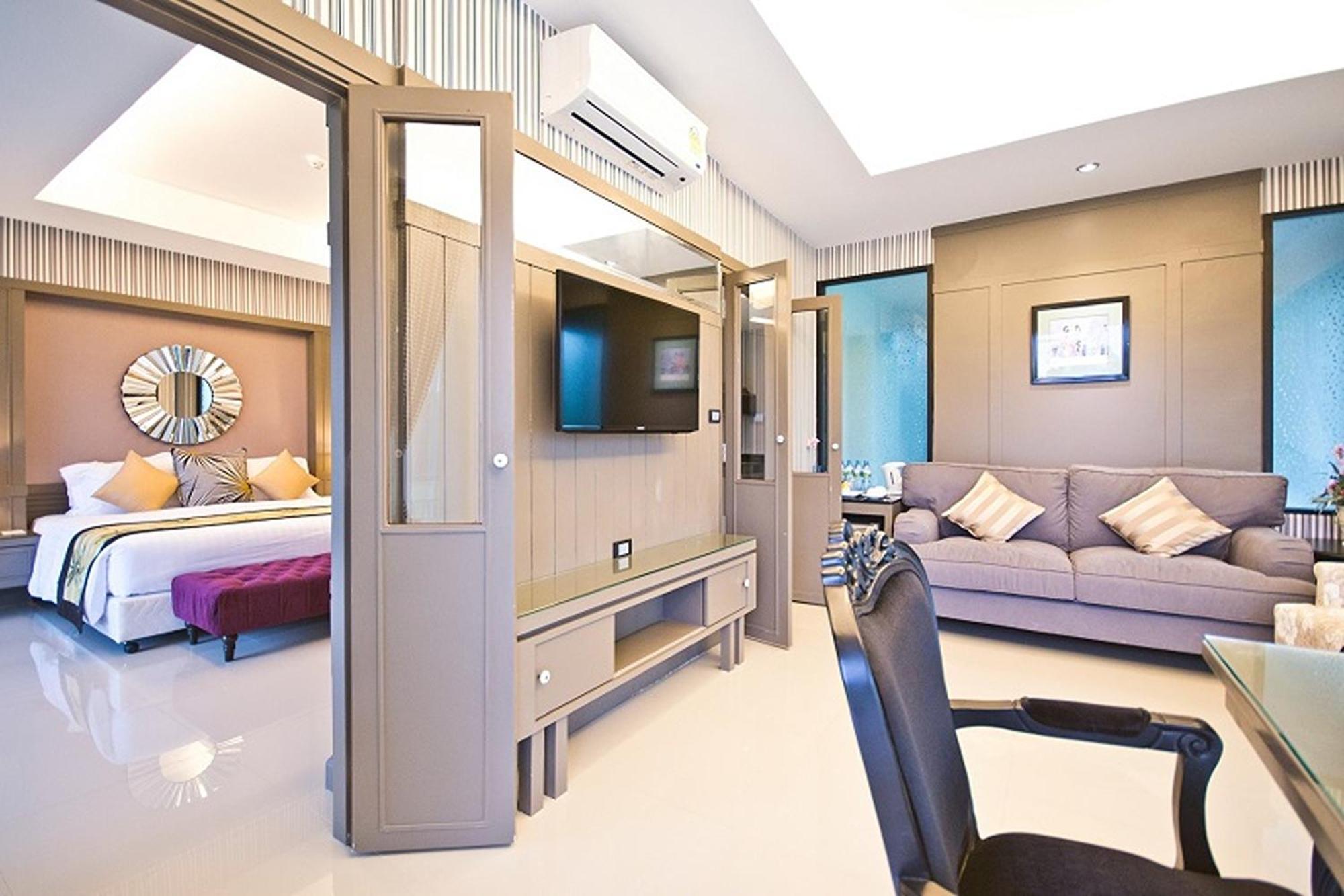 Hotel The Par Phuket Sha 4*