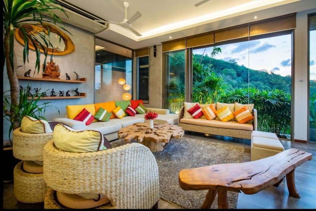 Sea View Villa, Bangtao 4 Bedrooms Villa *