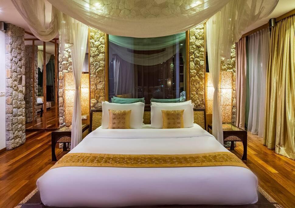 Sea View Villa, Bangtao 4 Bedrooms