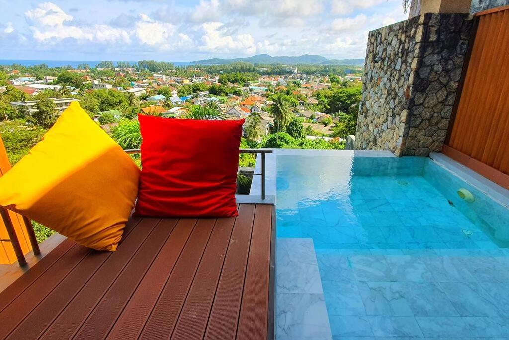 Sea View Villa, Bangtao 4 Bedrooms Villa *