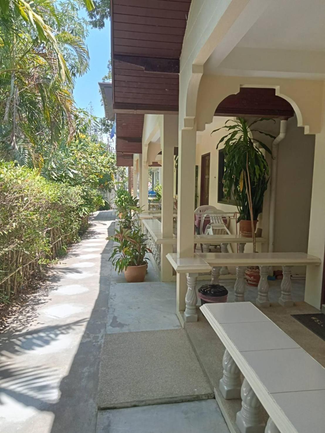 Wattana Guest house *
