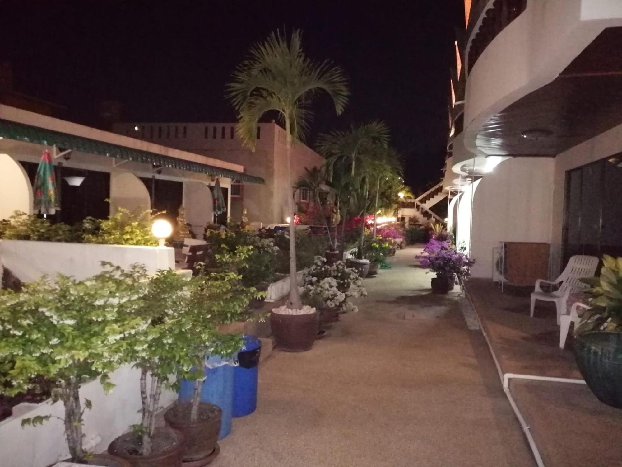 Blue Sky Hotel 2*