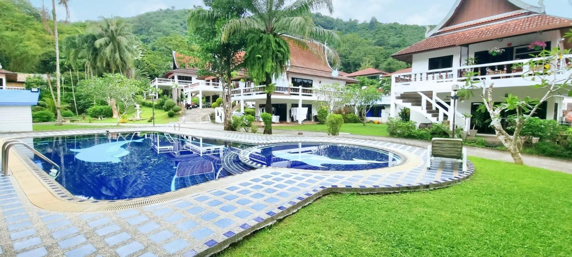 Lovely 2-bedroom With Pool