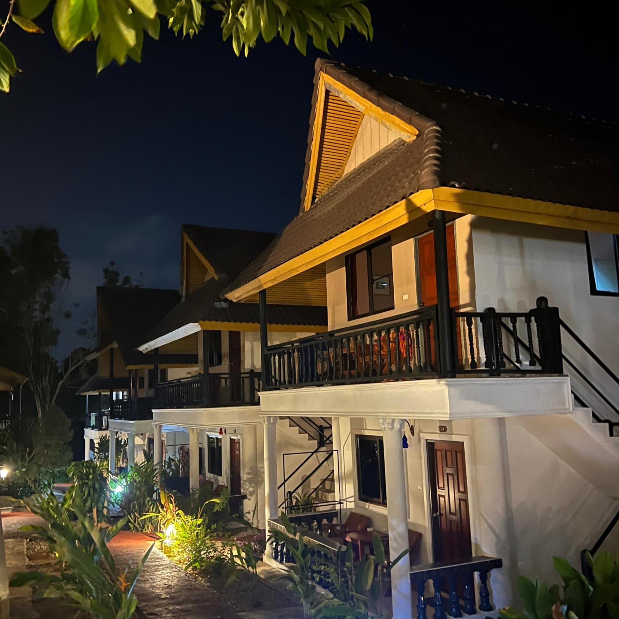 Kata Merit Hill Hotel 3*