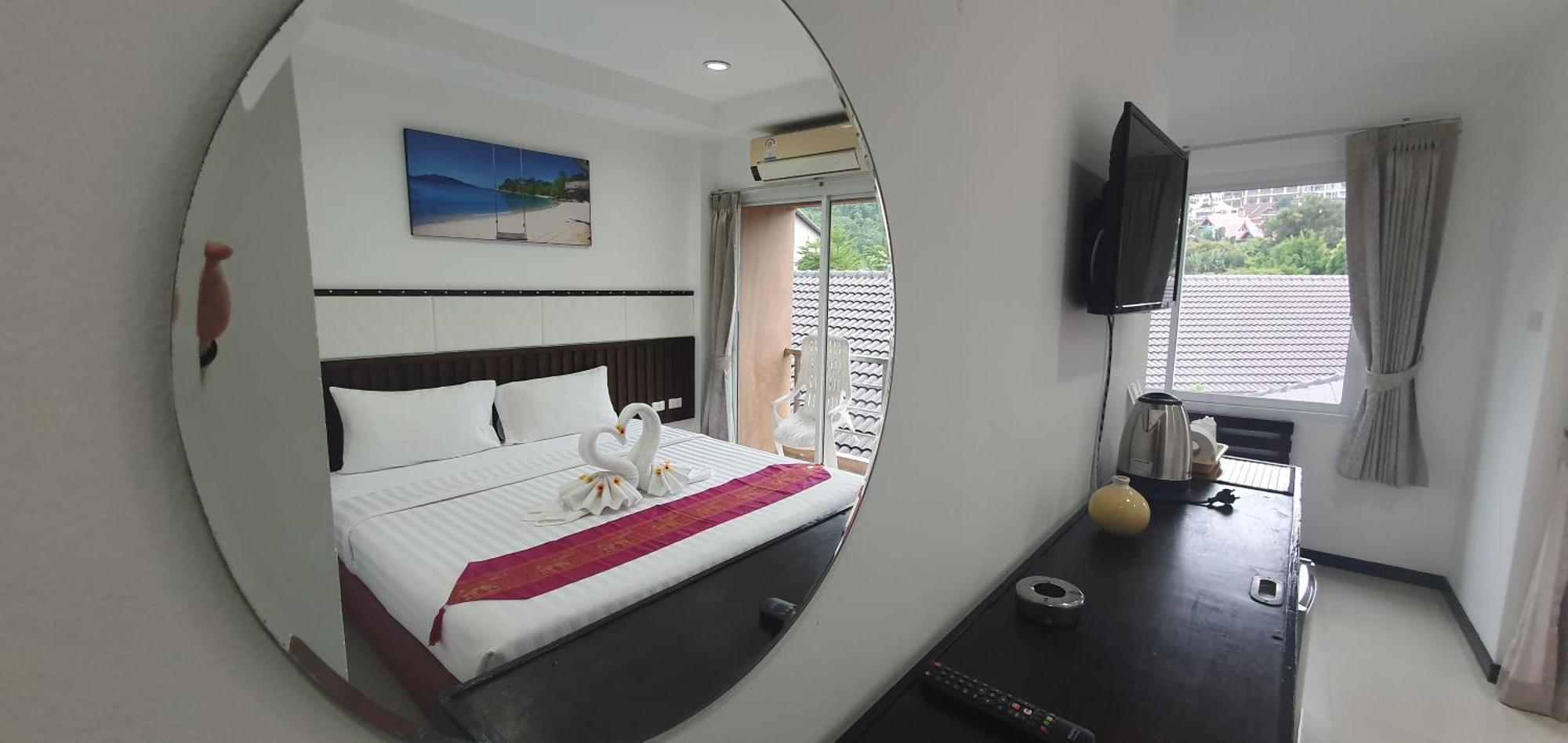 Hotel At 2*