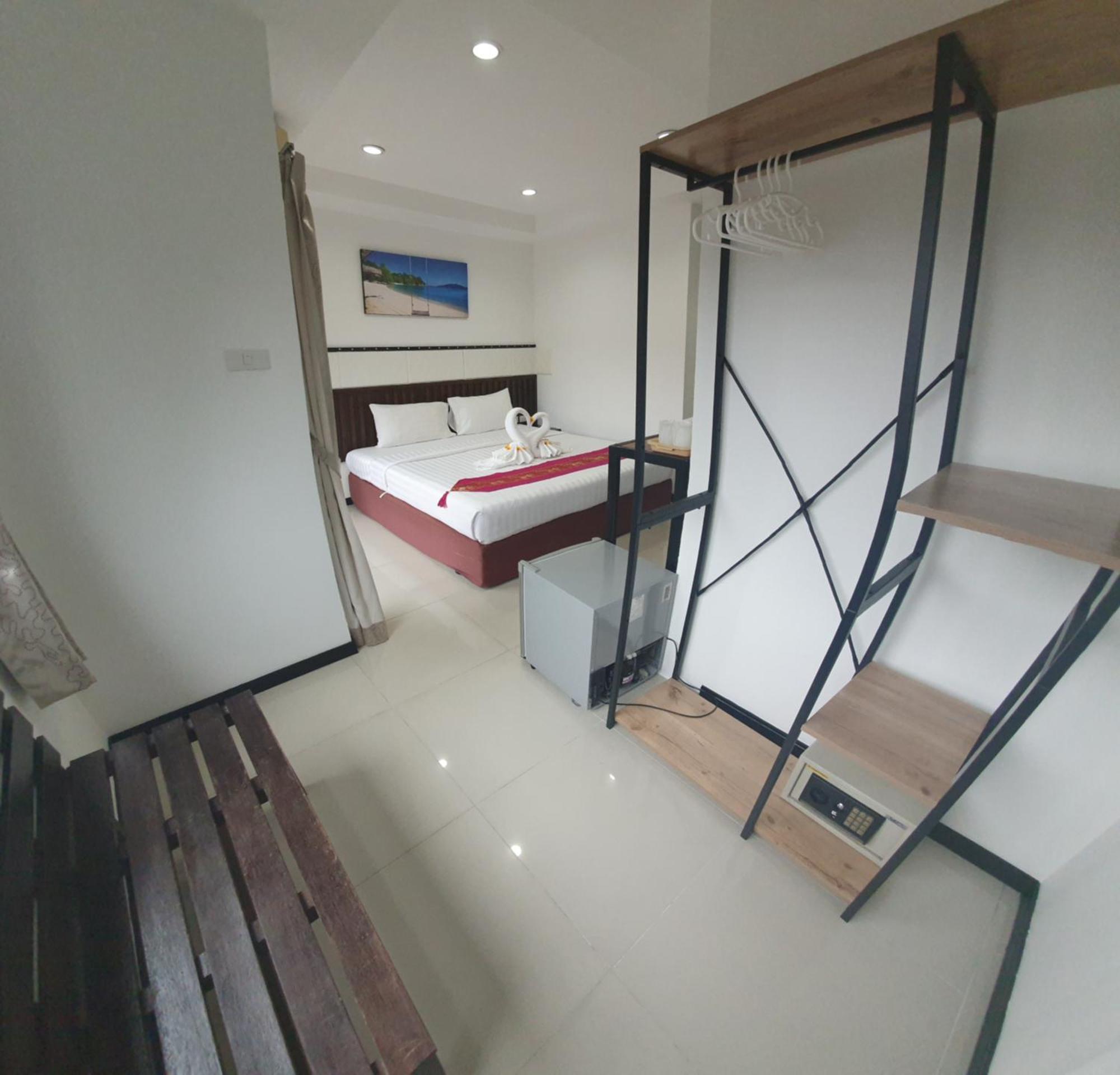 At 2* Patong