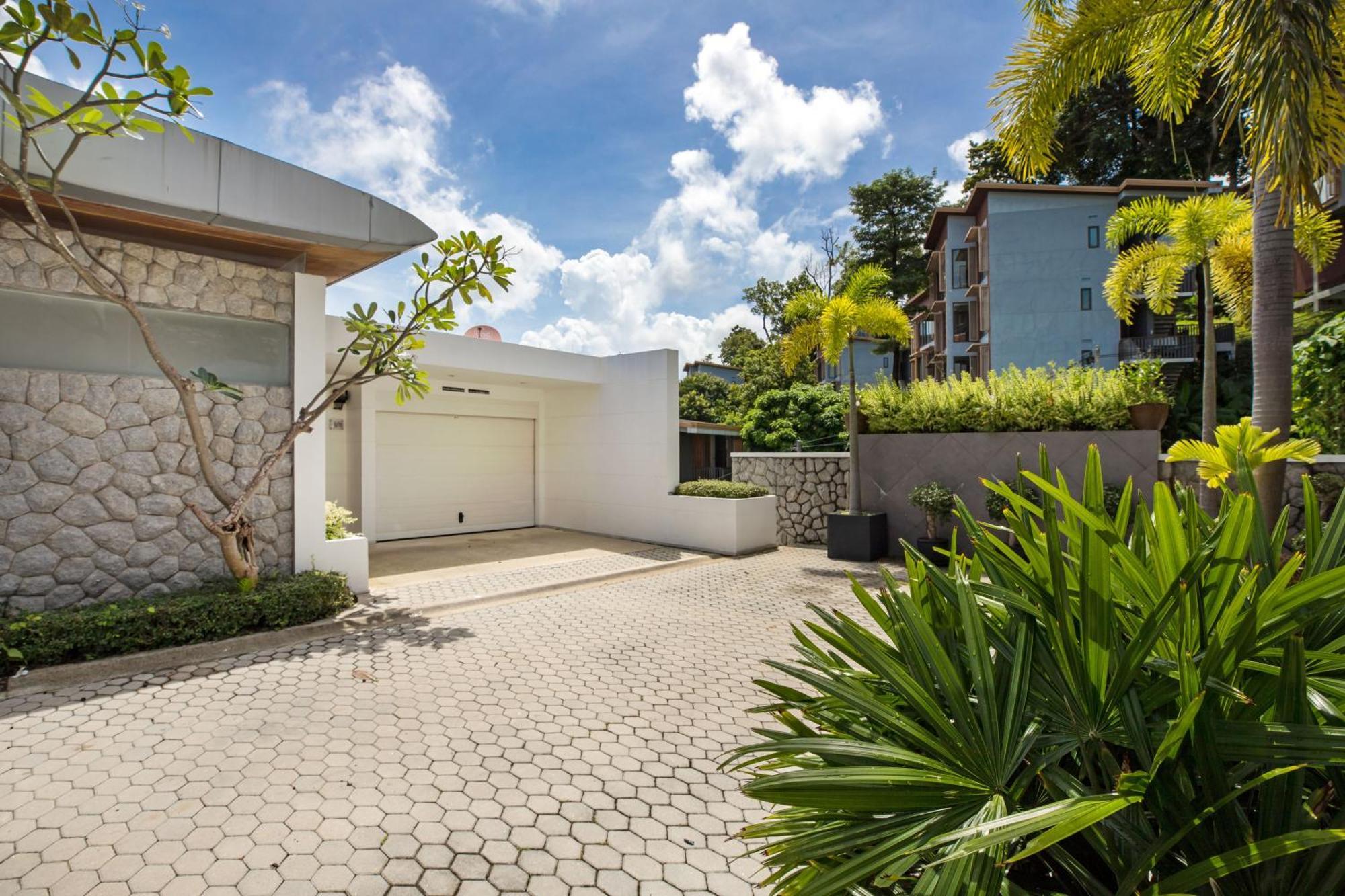 Private 3-storey Pool Atika 10, For 7, Views Of Bay *