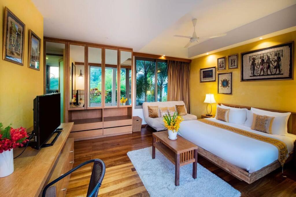 Villa Sea View Villa, Bangtao 4 Bedrooms *