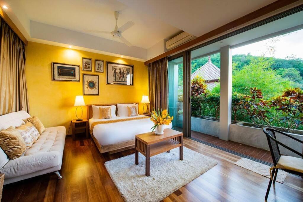 Villa Sea View Villa, Bangtao 4 Bedrooms *