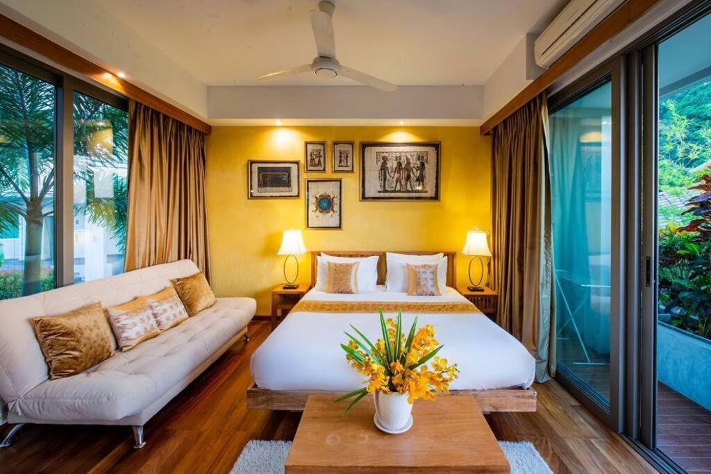 Sea View Villa, Bangtao 4 Bedrooms *