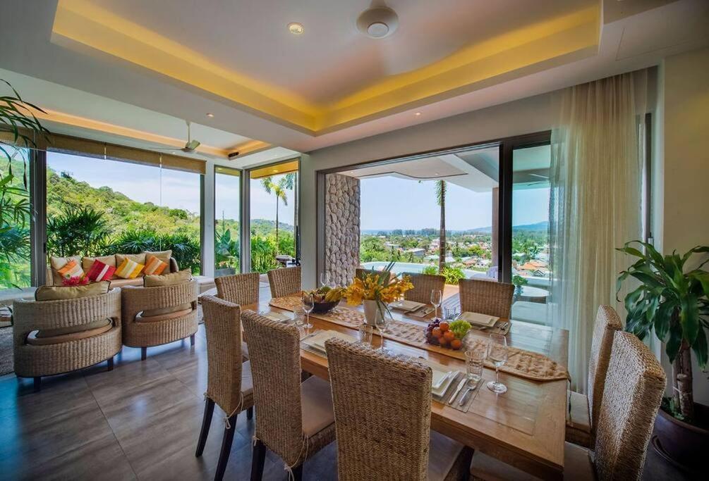 Sea View Villa, Bangtao 4 Bedrooms Villa