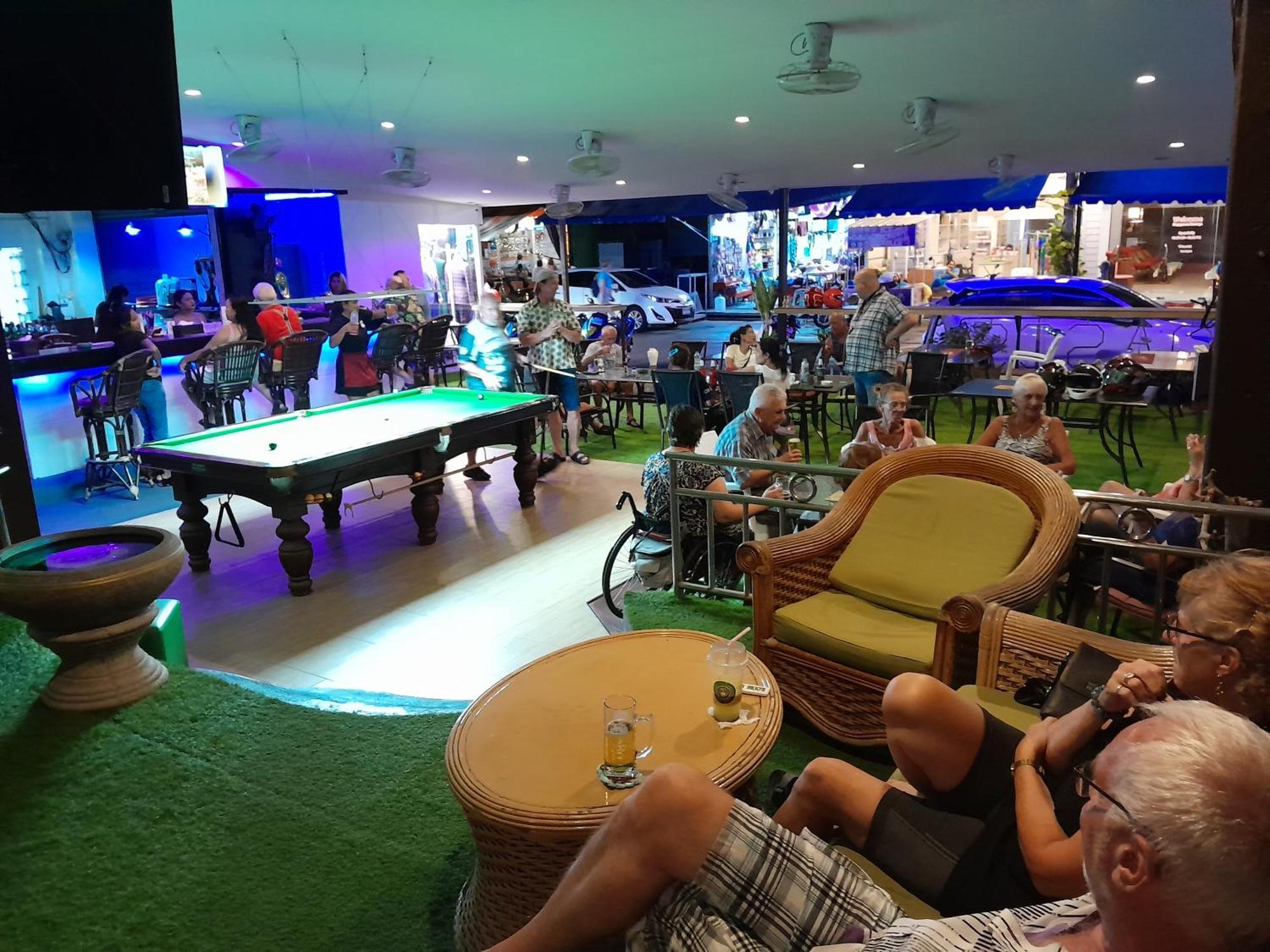 Oasis & Bar Apartamento