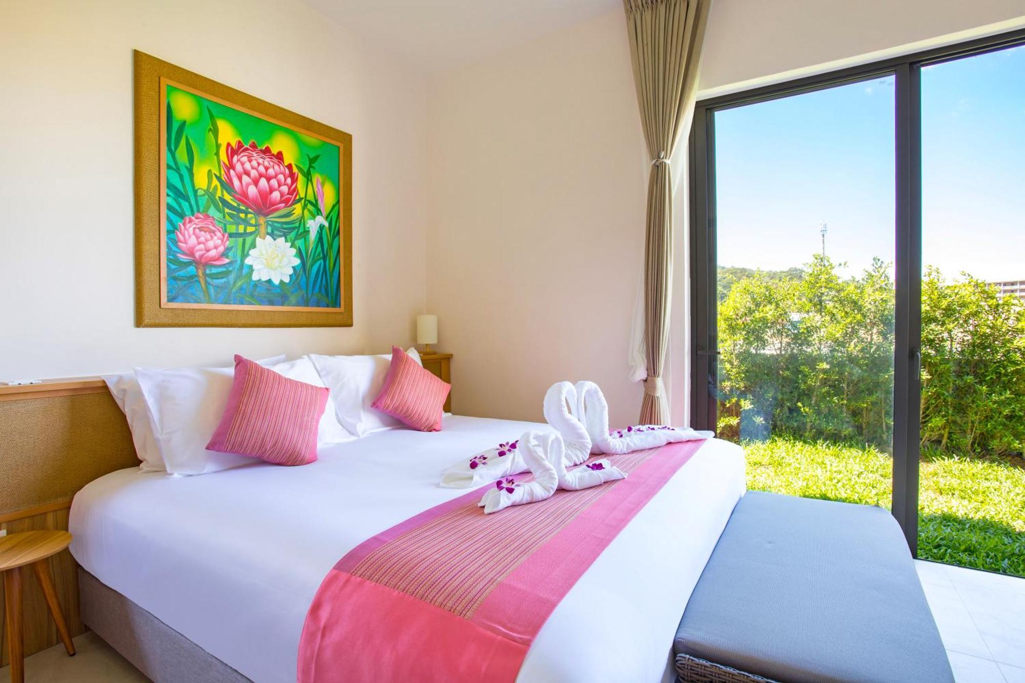 Boutique 2br Dalaa 4, Private Pool, Full Service, 5 Min Drive Villa Kamala Beach