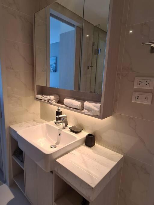 Cassia 1 Bedroom Pool View Apartment