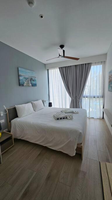 Cassia 1 Bedroom Pool View Apartment *