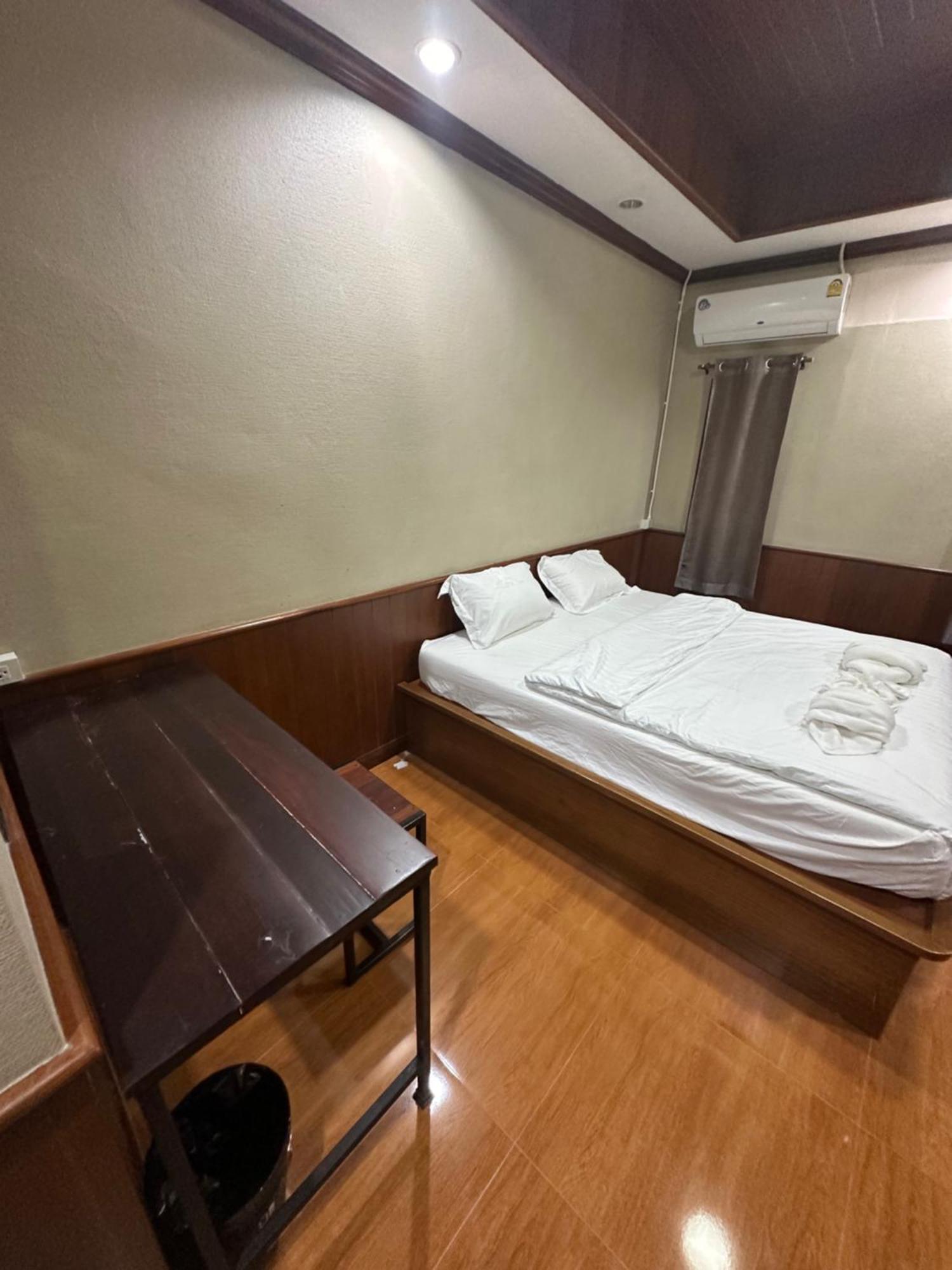 Mona House Phuket Hotel 3*