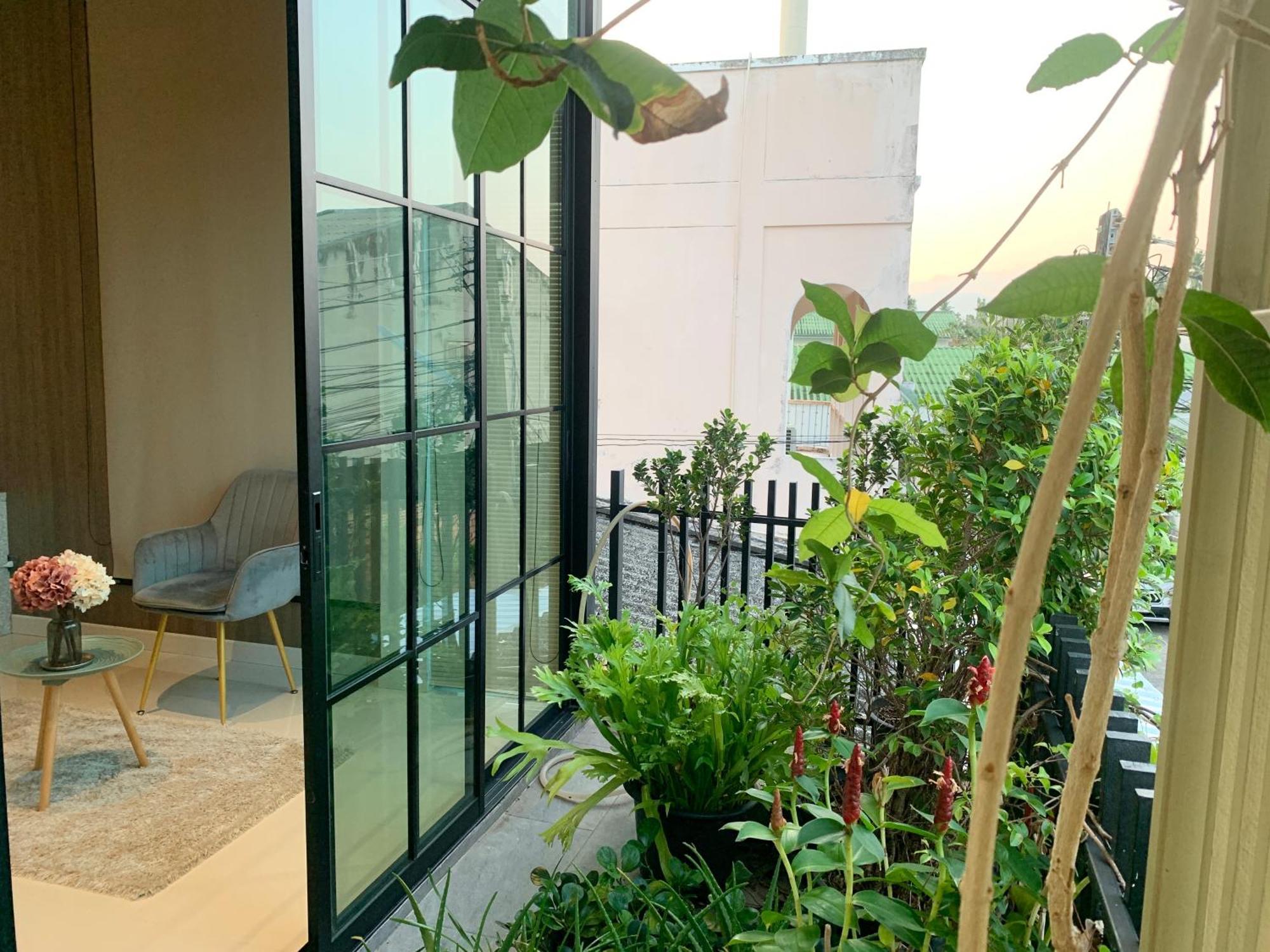 Ellie House Phuket Old Town *