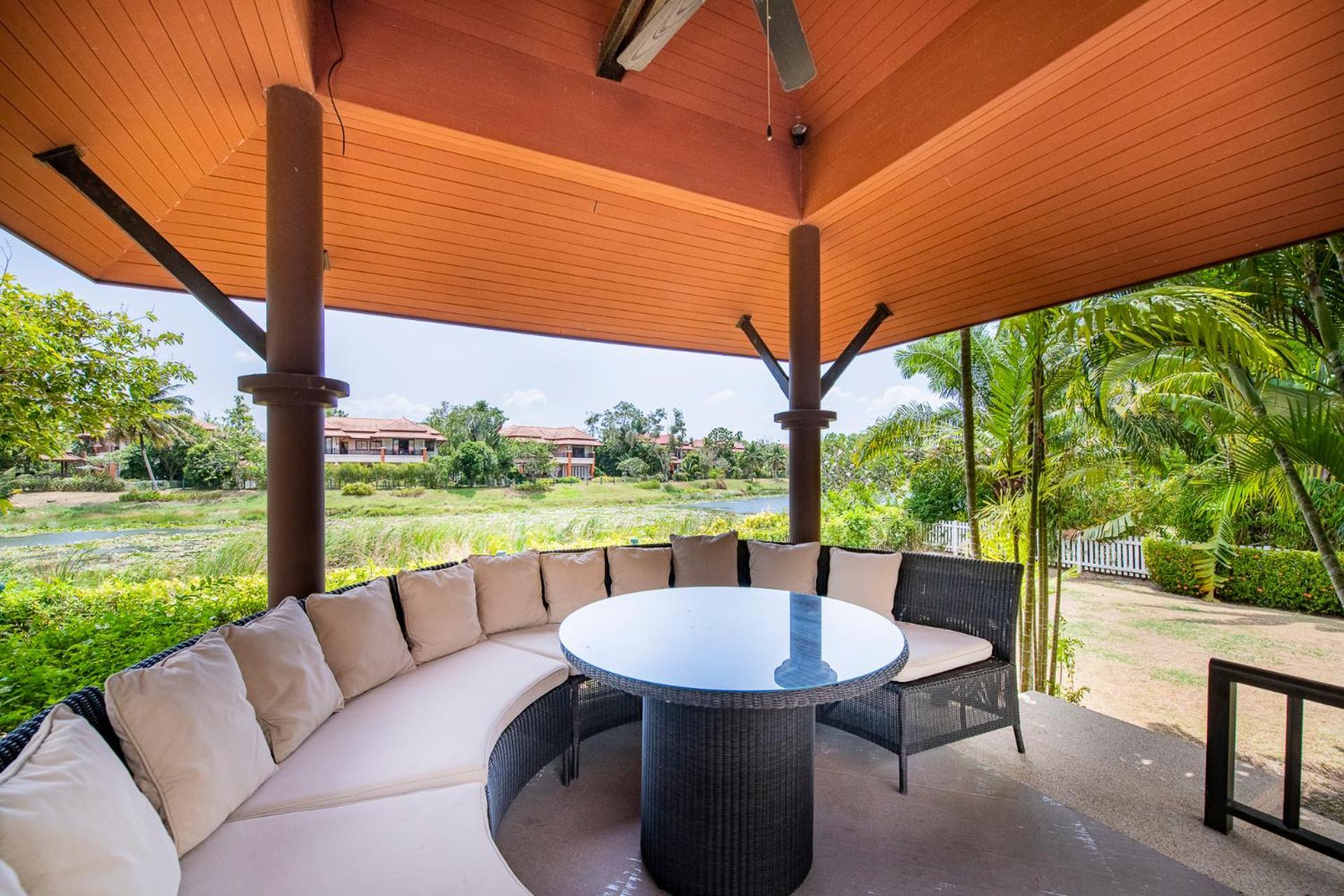 Villa Laguna Pool - Tranquil Views *