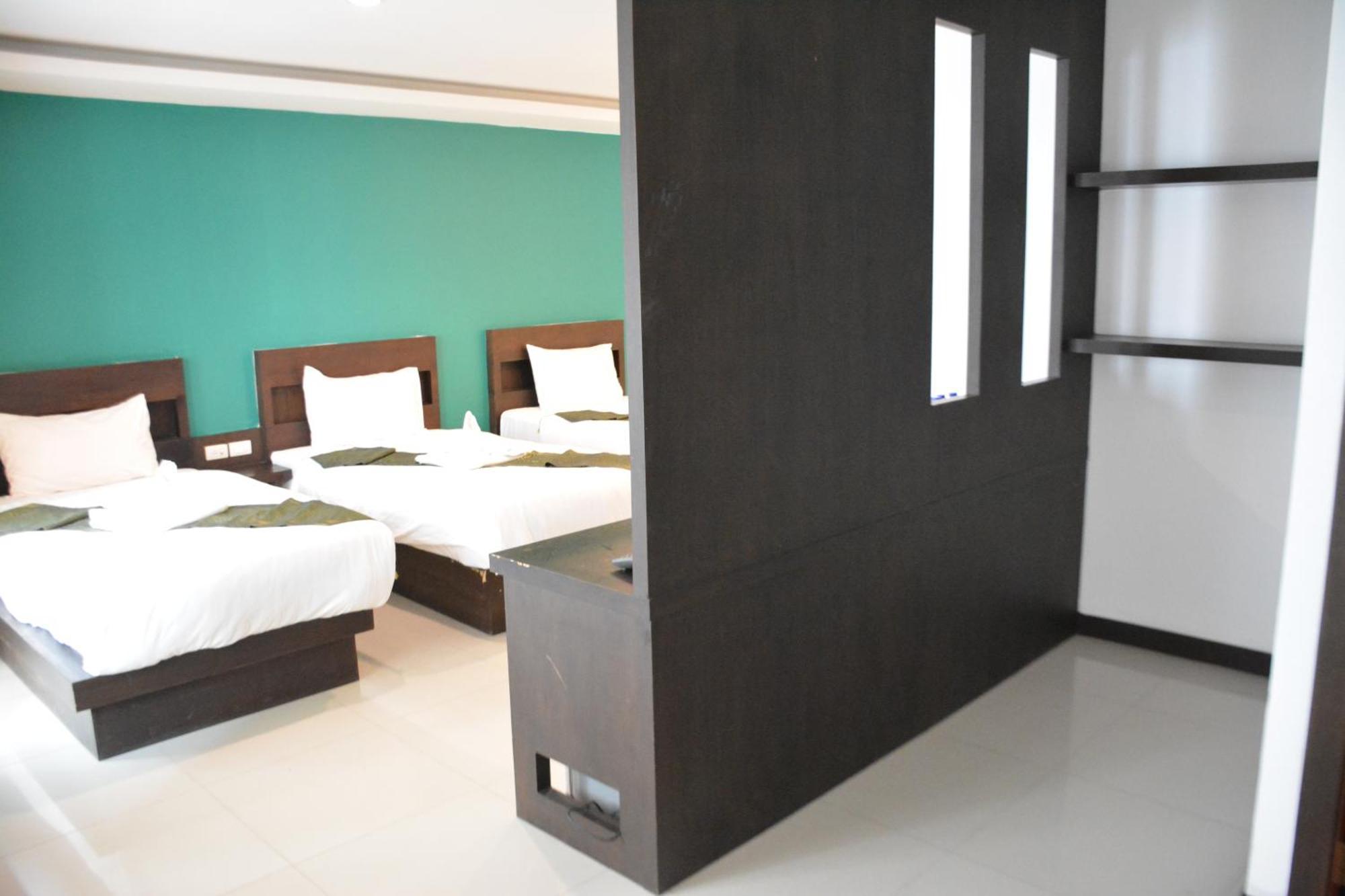 Zephyr Grand Hotel 3*