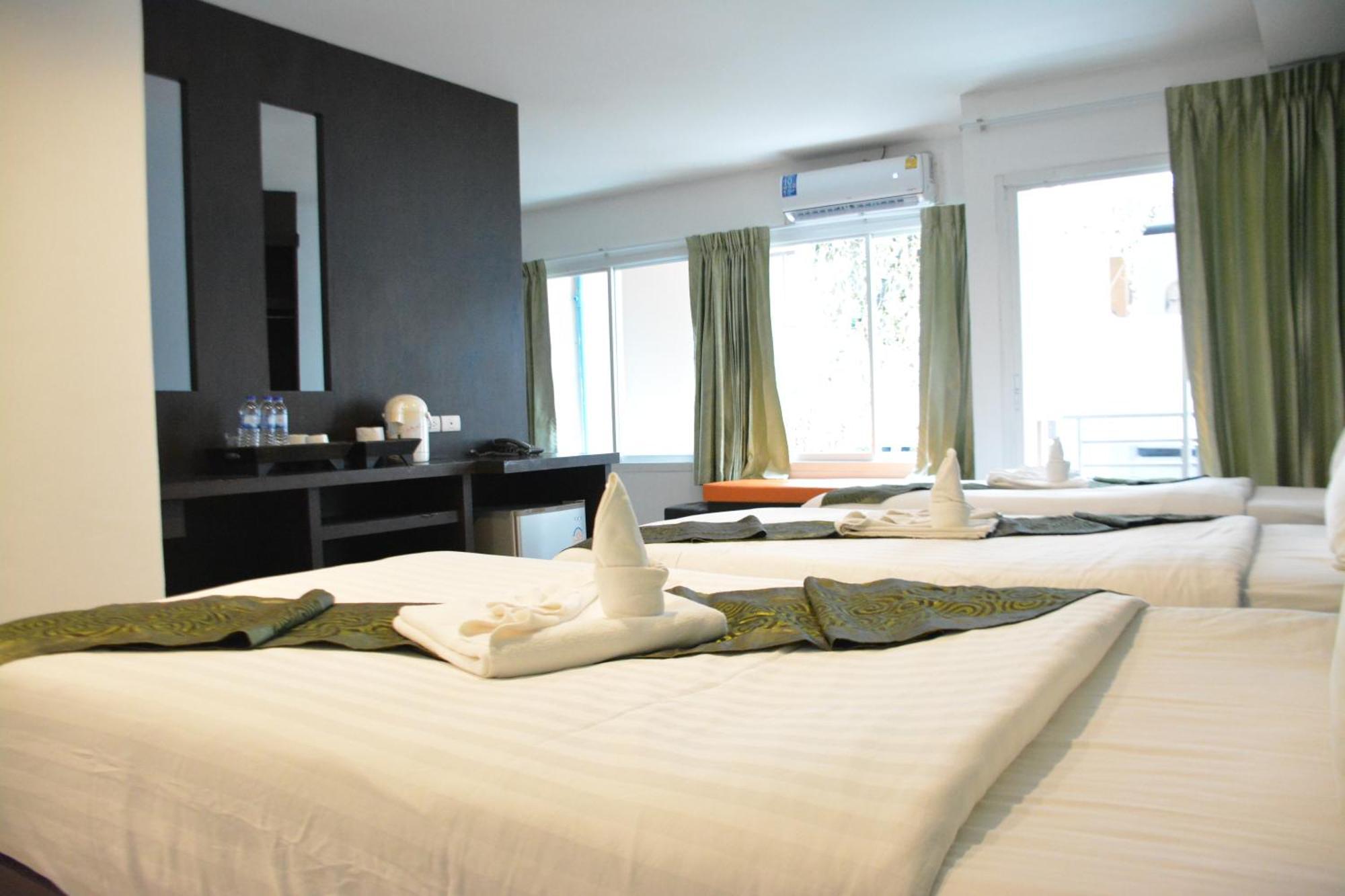 Zephyr Grand Hotel 3*