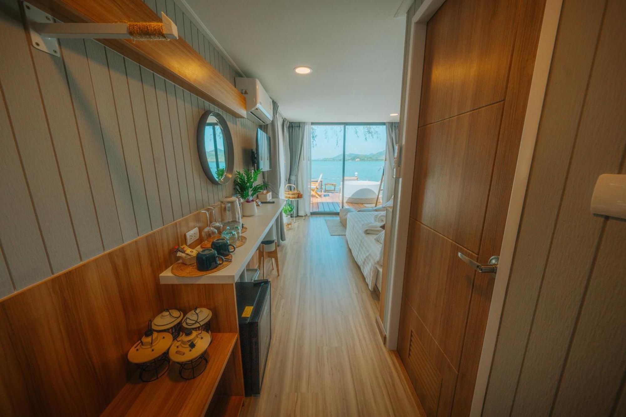 Villa Sea Sky Front