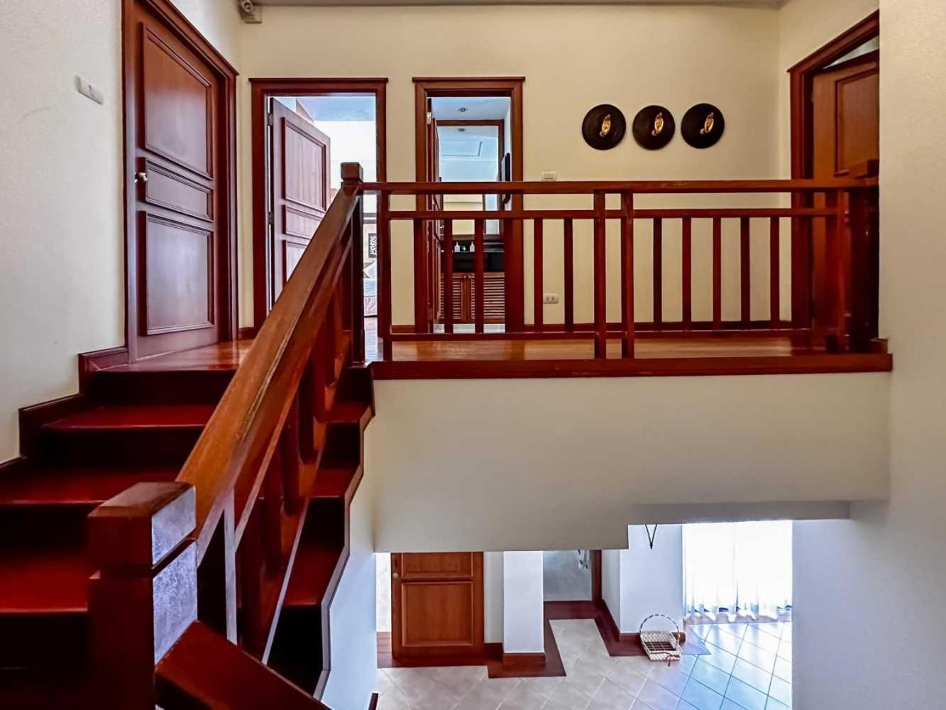 Beautiful 3-bed In Cherngtalay Thalang Villa Layan Beach (Phuket)