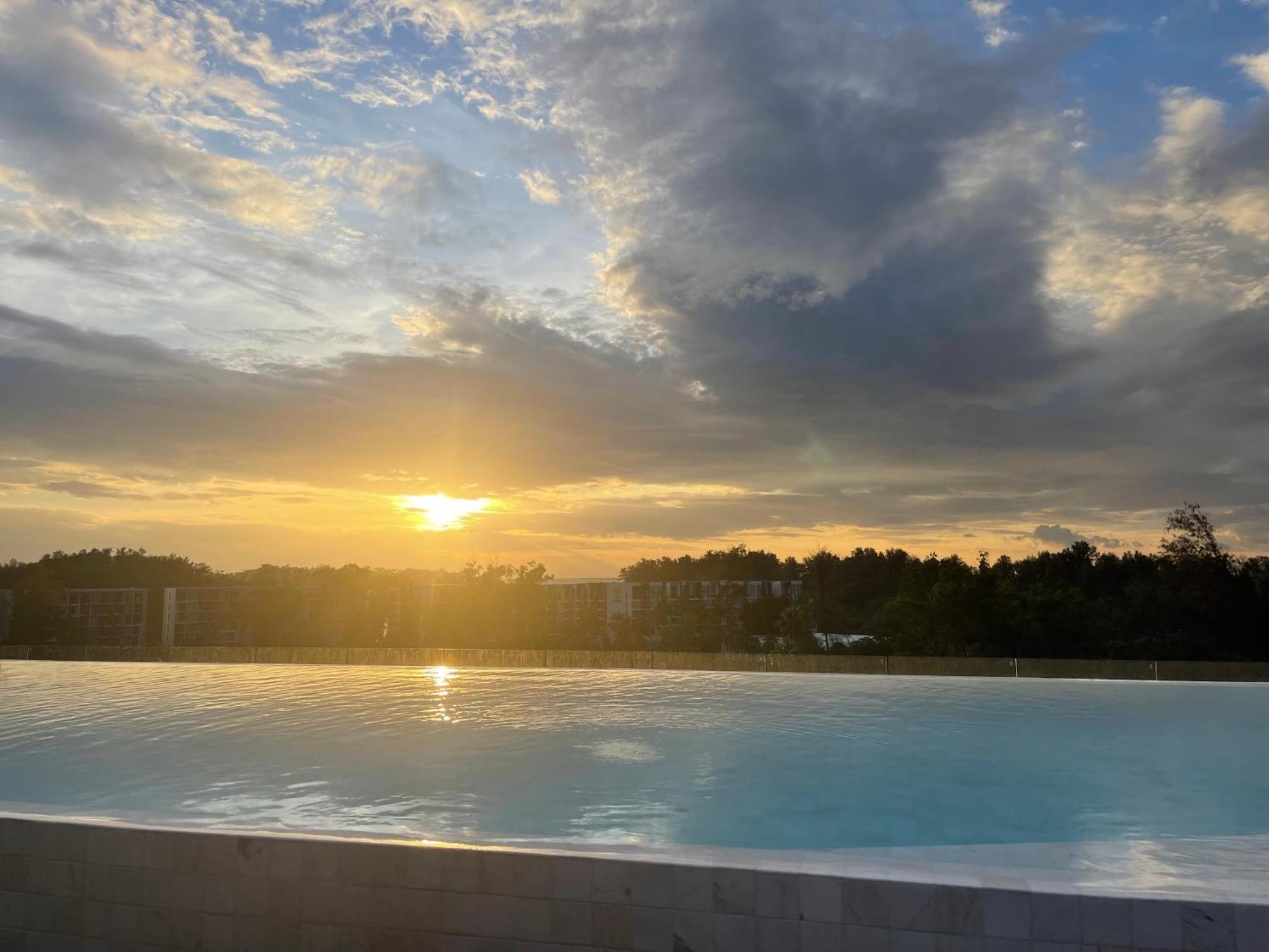 Laguna Skypark вид на горы и озера три 25 метровых бассейна на крыше, 500 мбит интернет, все верхние 6 и 7 этажи Appartement Bang Tao Beach (Phuket)