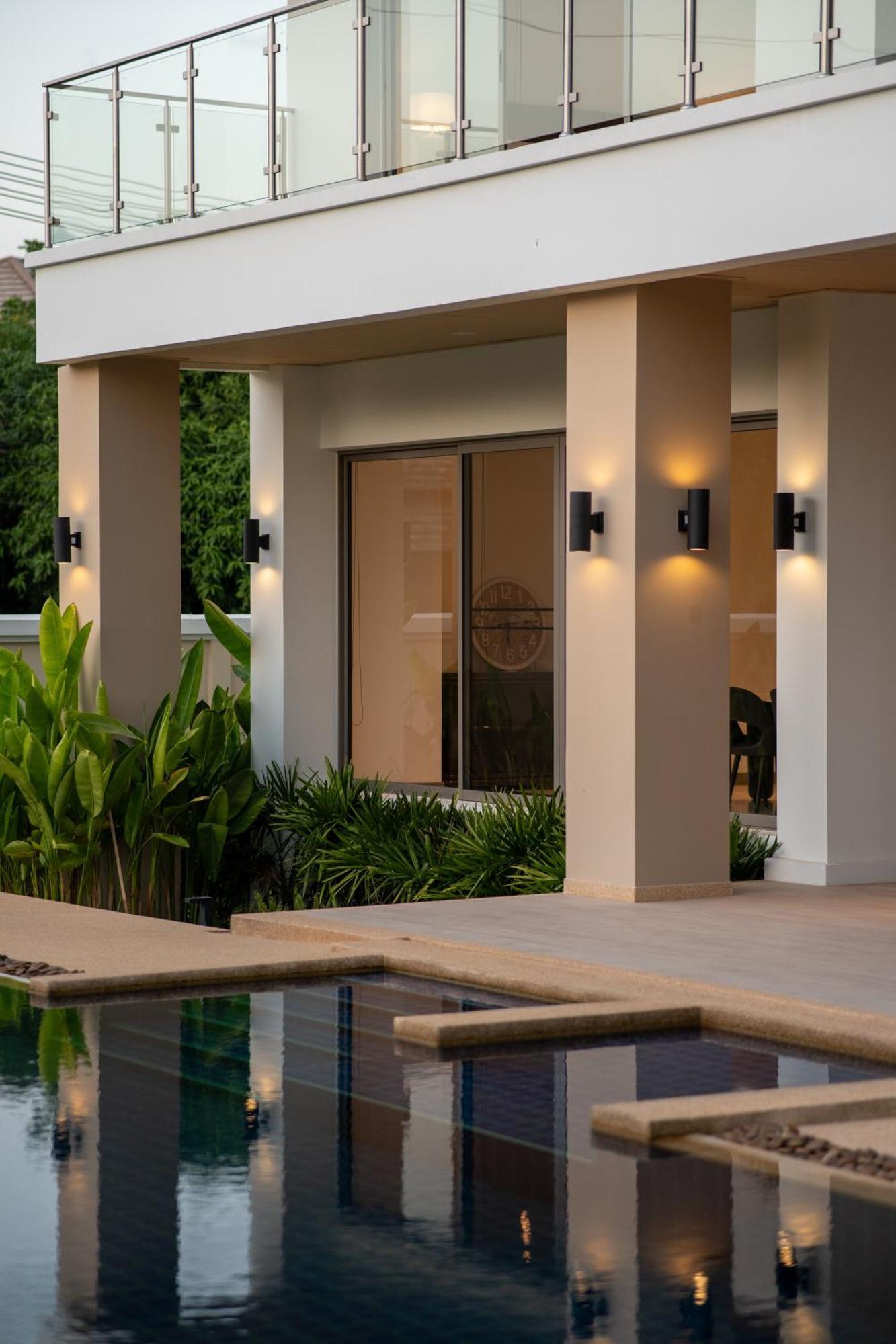 Villa 5 Bdr 18 Meter Pool In Laguna Phuket