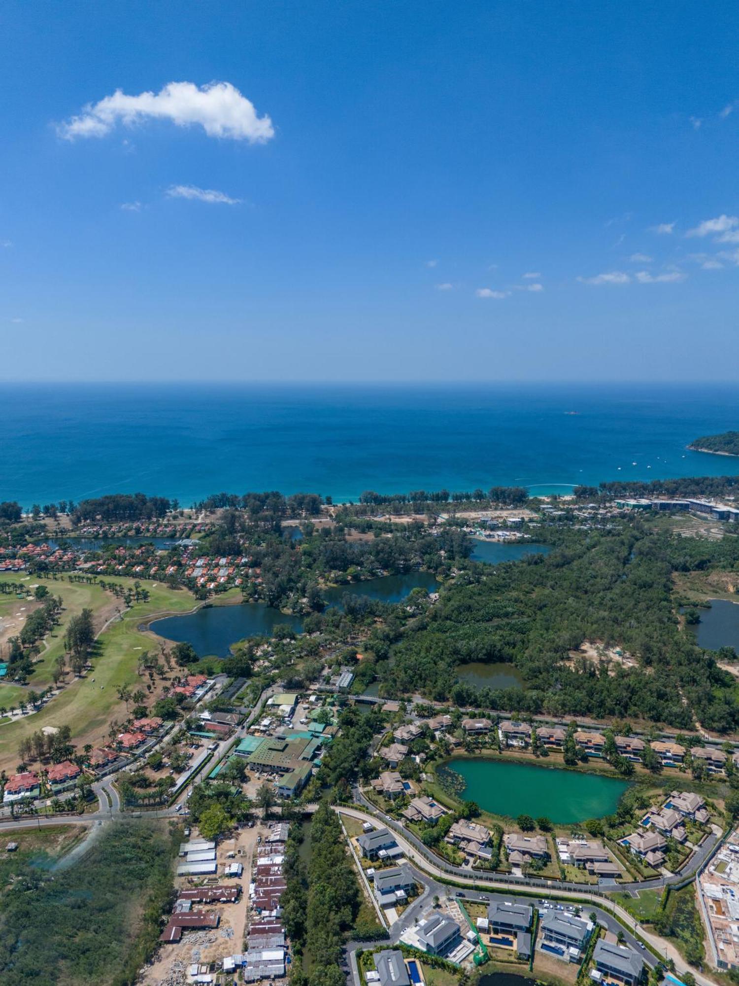 5 Bdr 18 Meter Pool In Laguna *