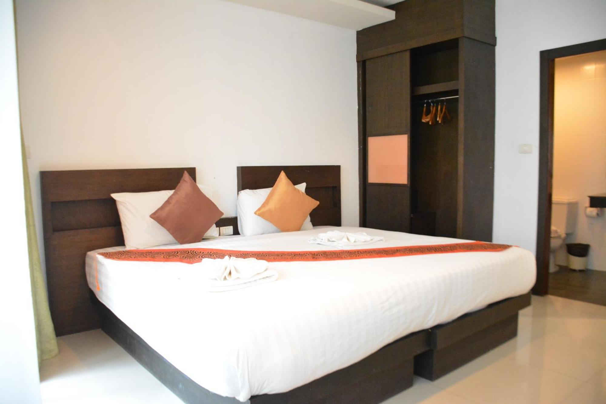 Zephyr Grand Hotel 3*