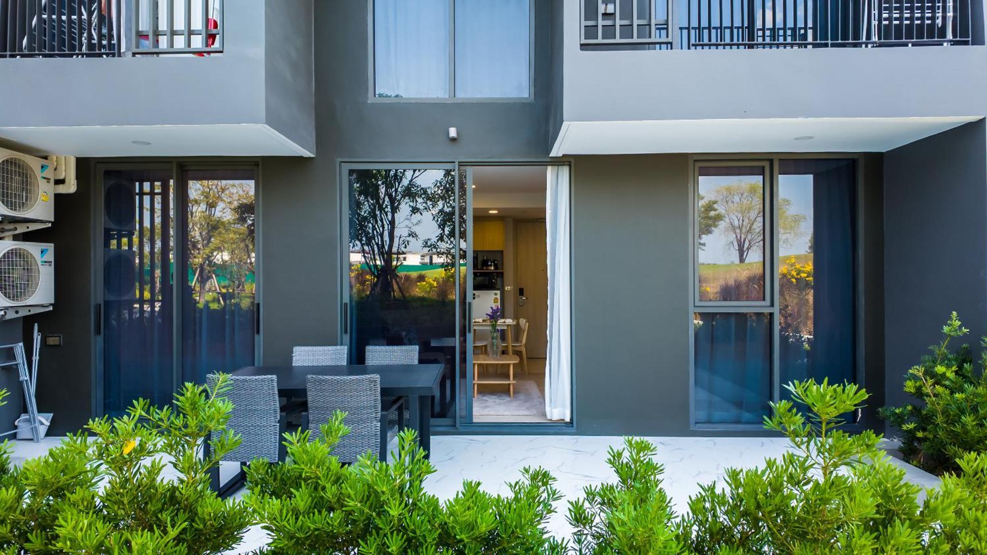 в Laguna Skypark с террасой Apartment Bang Tao Beach (Phuket)