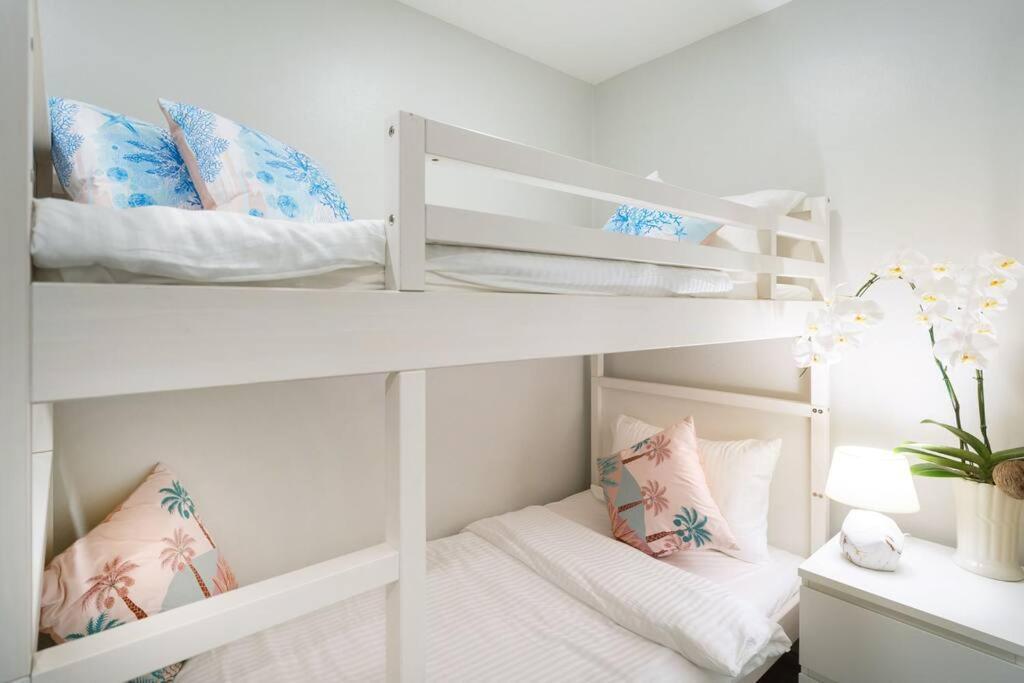 2-bedrooms Near N
