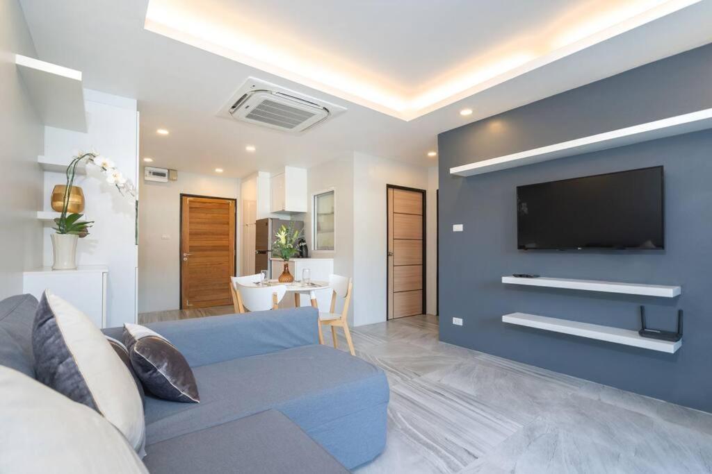 2-bedrooms Near N *