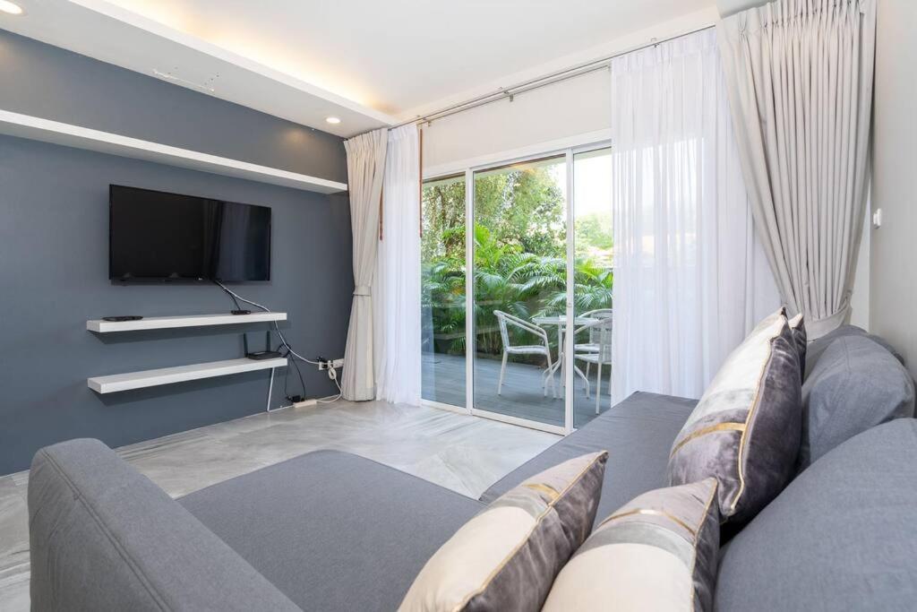 2-bedrooms Near N *