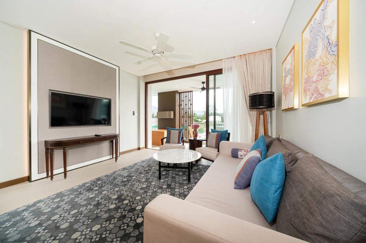 In The Center Of Laguna With Ocean Views