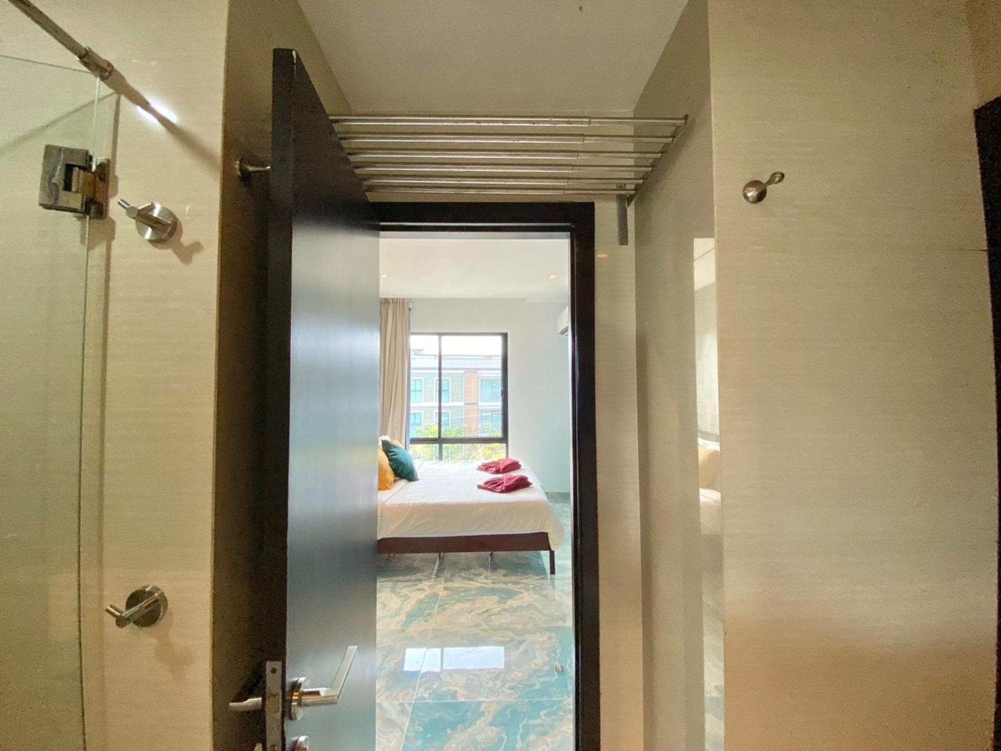 Apartment Title - 279 *