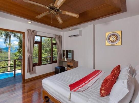 Patonghill Estate 6 Bedroom Sea View Villa *
