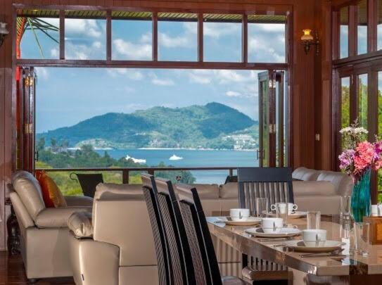 Villa Patonghill Estate 6 Bedroom Sea View *
