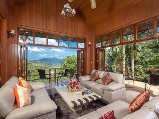 Patonghill Estate 6 Bedroom Sea View Villa *