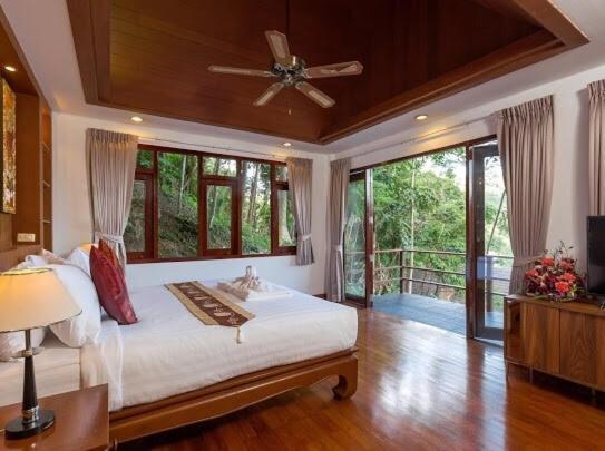 Villa Patonghill Estate 6 Bedroom Sea View